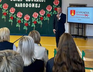 Miniaturka artykułu Stypendia dla najlepszych uczniów